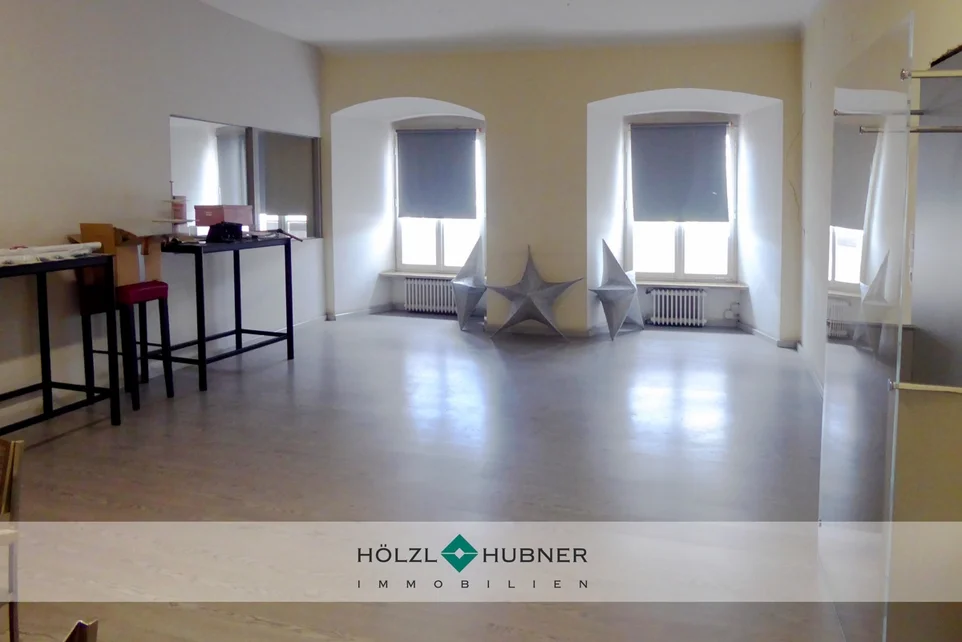 hoelzl hubner immobilien buero in rechter salzburger altstadt