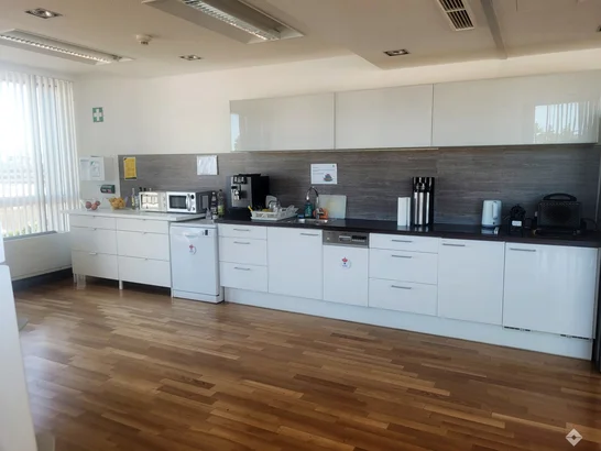 hoelzlhubnerimmobilien_buero
